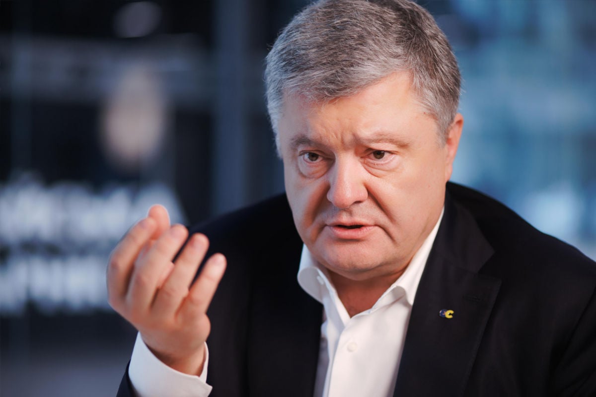 Порошенко назвал пять мер, которые должна принять власть Зеленского в ответ на "захват" самолета в Беларуси