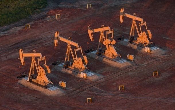 Цена на нефть обвалилась до минимума с мая 2023 года: у России и ОПЕК возникли трудности