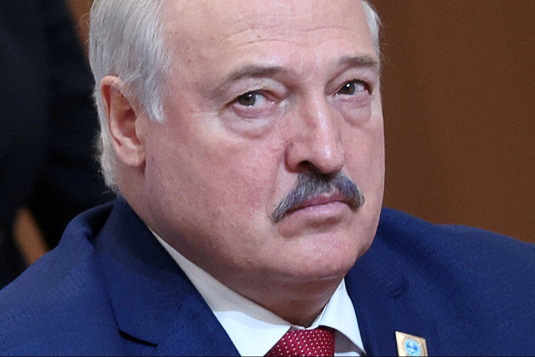 Лукашенко, позволивший армии Путина пройти под Киев, поздравил Украину с Днем независимости