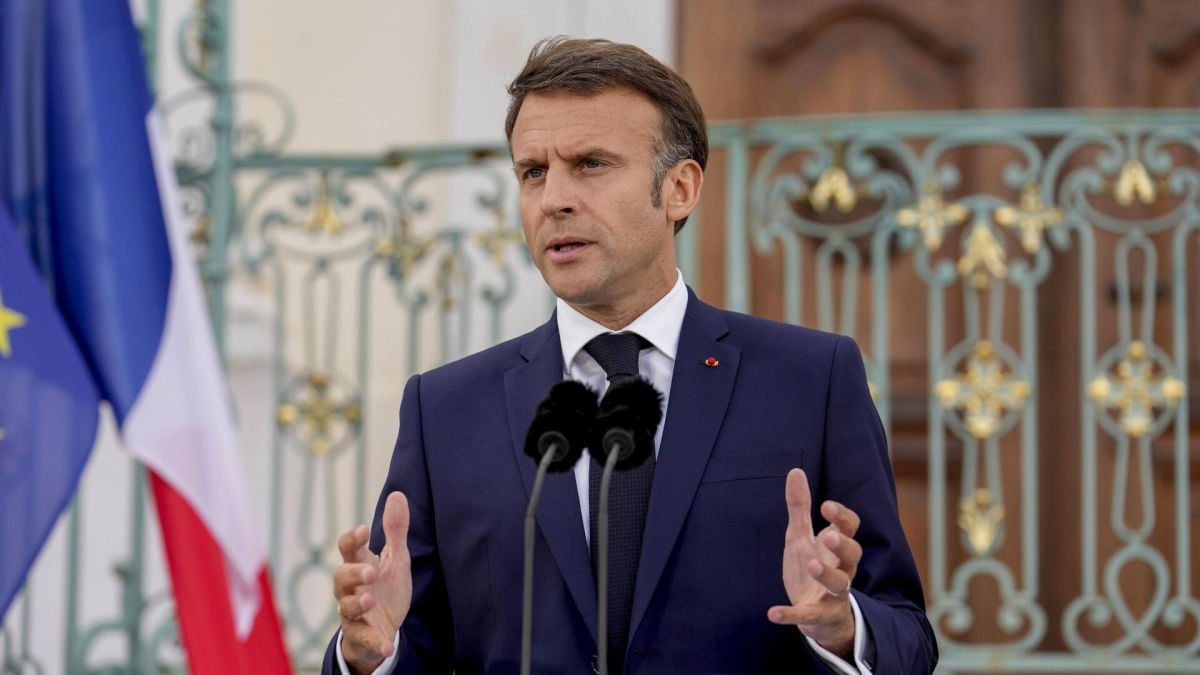 ​После первого тура выборов во Франции Макрон обратился к политикам