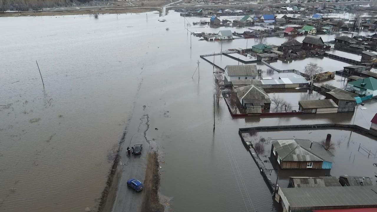 Россия уходит под воду: на Алтае села массово тонут, введен режим ЧС - |  Диалог.UA