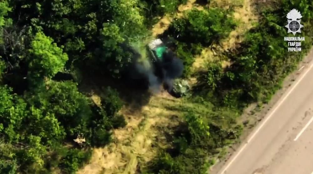 "Ласточки" ВСУ раскрыли обман оккупантов, разбомбив их автомобиль дроном на Запорожском направлении