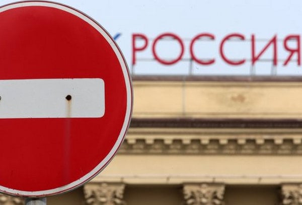 Казахстан вводит болезненные санкции против РФ: российский бензин попадет под эмбарго