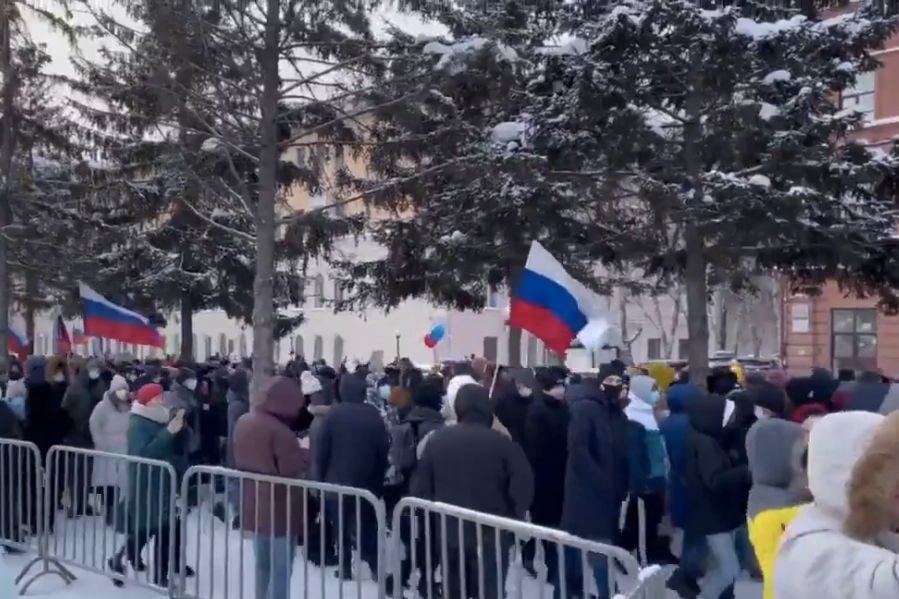 ​"Отпускай!" - Томск, где Навального травили "Новичком", вышел на протест