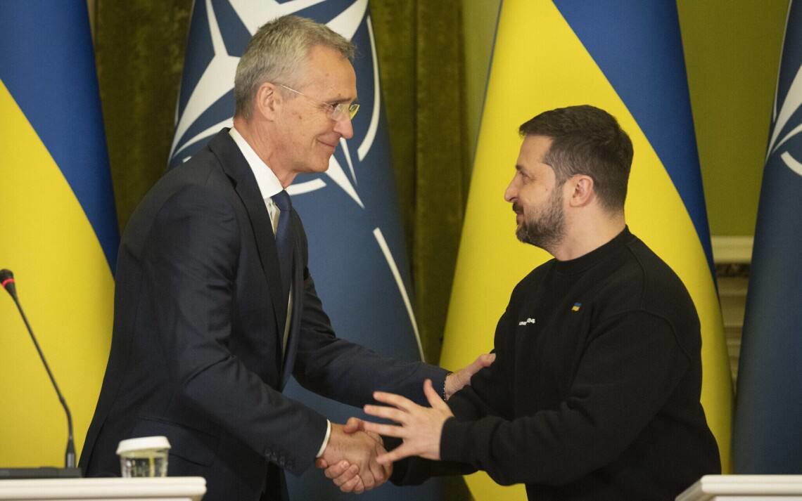 Генсек НАТО Столтенберг приехал в Киев с необъявленным визитом и привез хорошие новости
