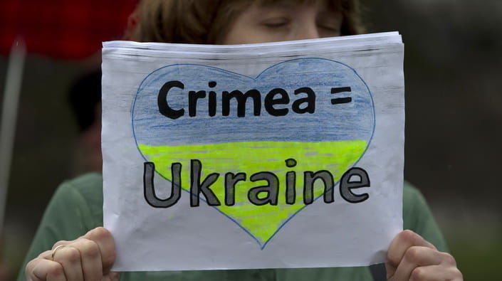 "Чиновники забирают семьи и переезжают в Россию", – в Крыму боятся повторения прорыва ВСУ на Курщине